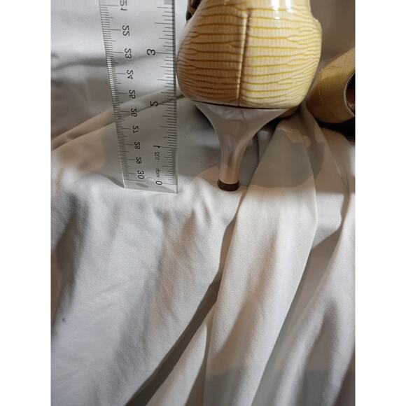 Circa Joan And David Heels Yellow Reptile Buckle Accent Kitten Heels Sz 10 M... - Picture 9 of 13